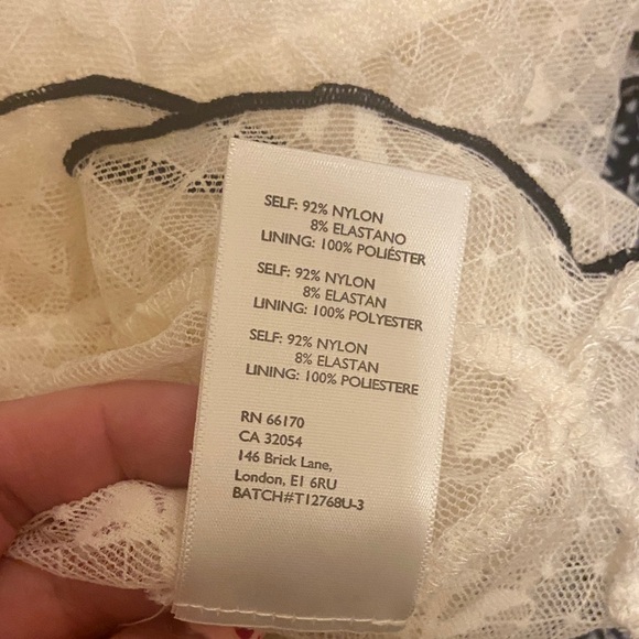 Kimchi Blue coquette white and black lace bow print top size XL - Picture 6 of 6